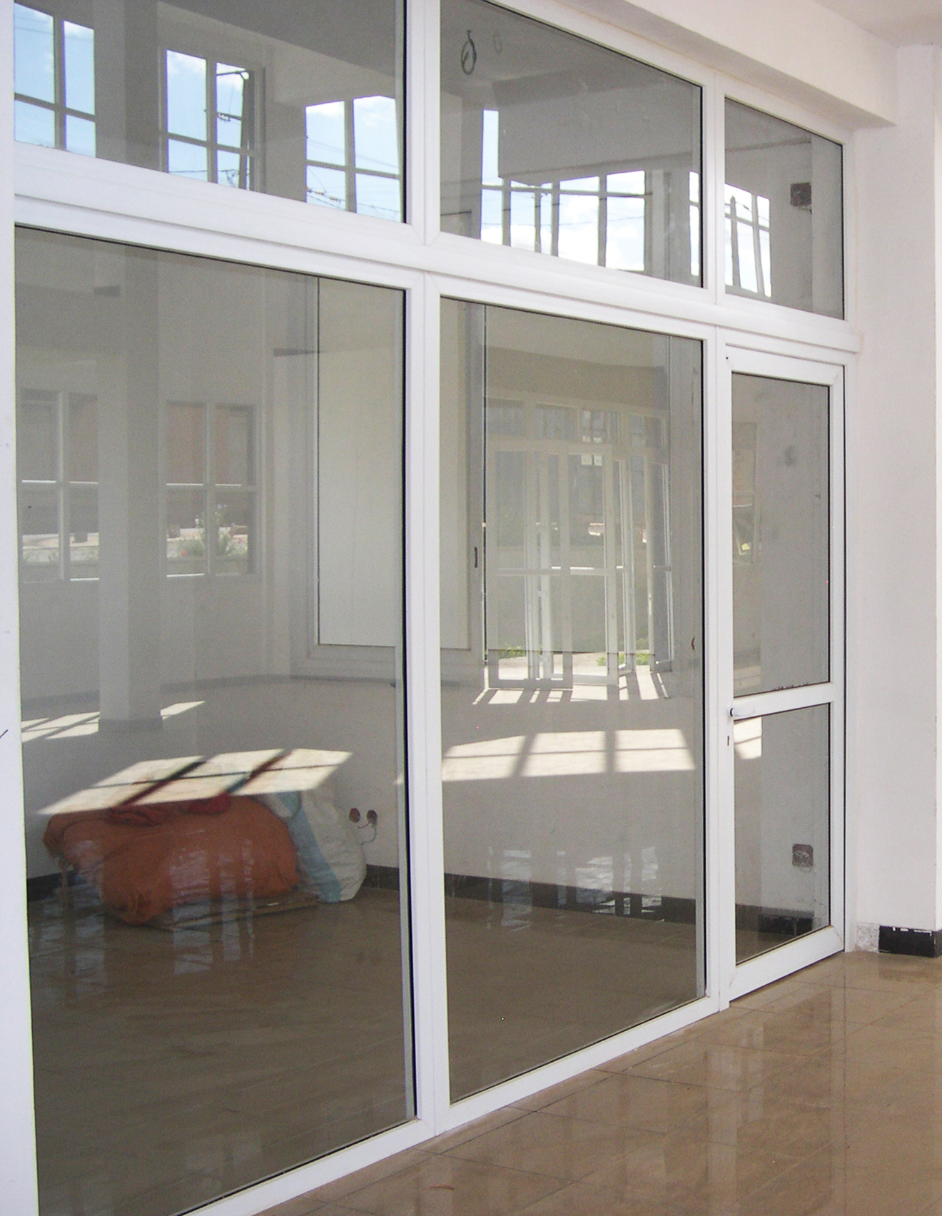 cloison-blanc-vitre-clair